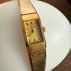 Vintage Seiko 12mm Woman’s watch 1320-5049 Not sure if it works.